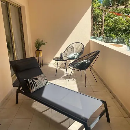Elegant Close To Croisette And Palais De Festival With Garage Apartment